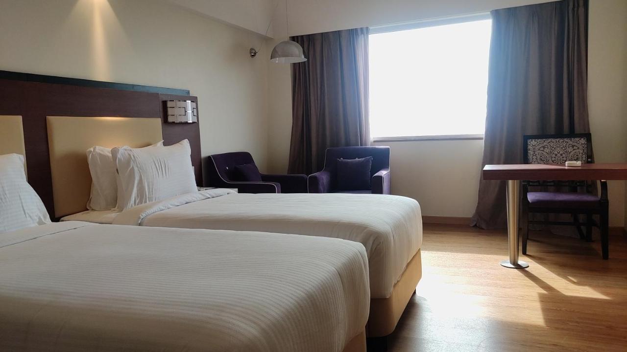 Manjeera Sarovar Premiere Hotel Rajahmundry Ngoại thất bức ảnh