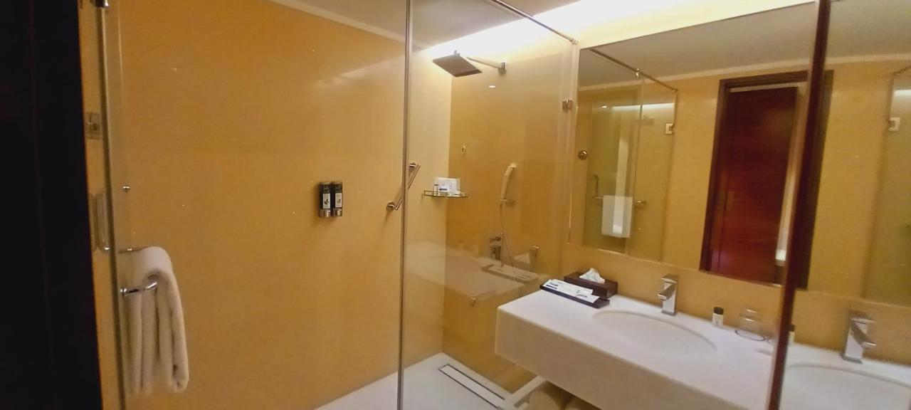 Manjeera Sarovar Premiere Hotel Rajahmundry Ngoại thất bức ảnh