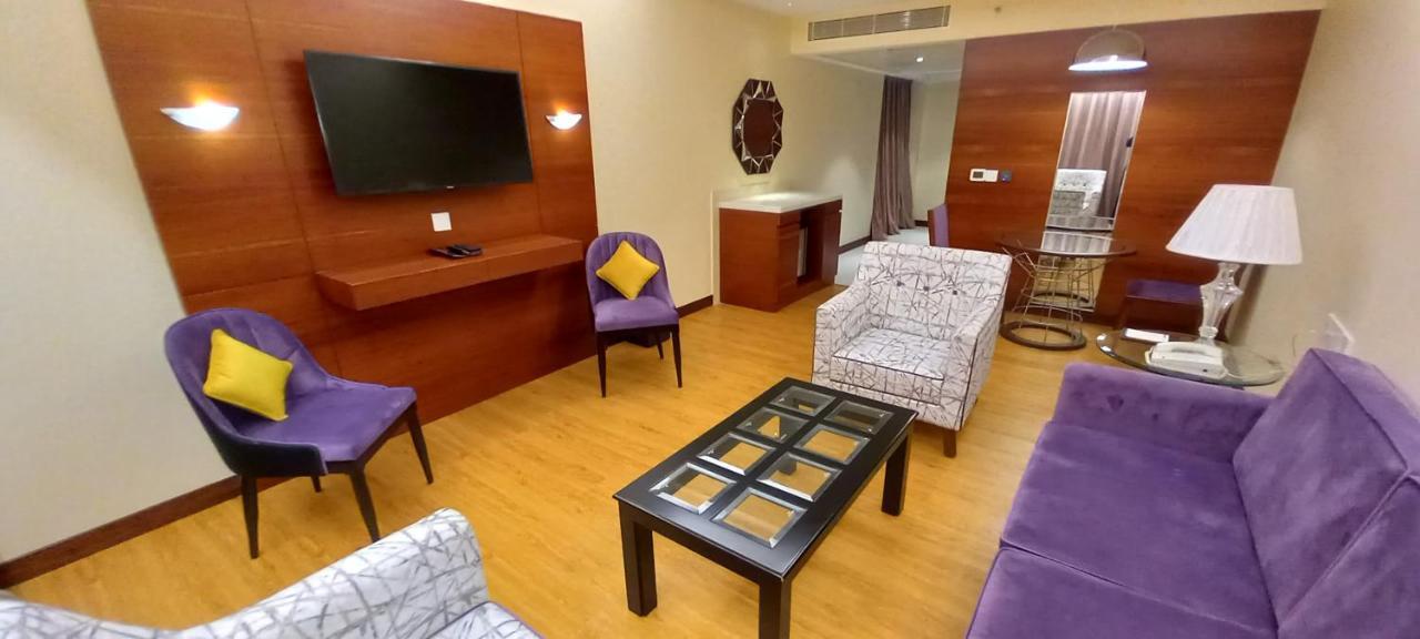 Manjeera Sarovar Premiere Hotel Rajahmundry Ngoại thất bức ảnh