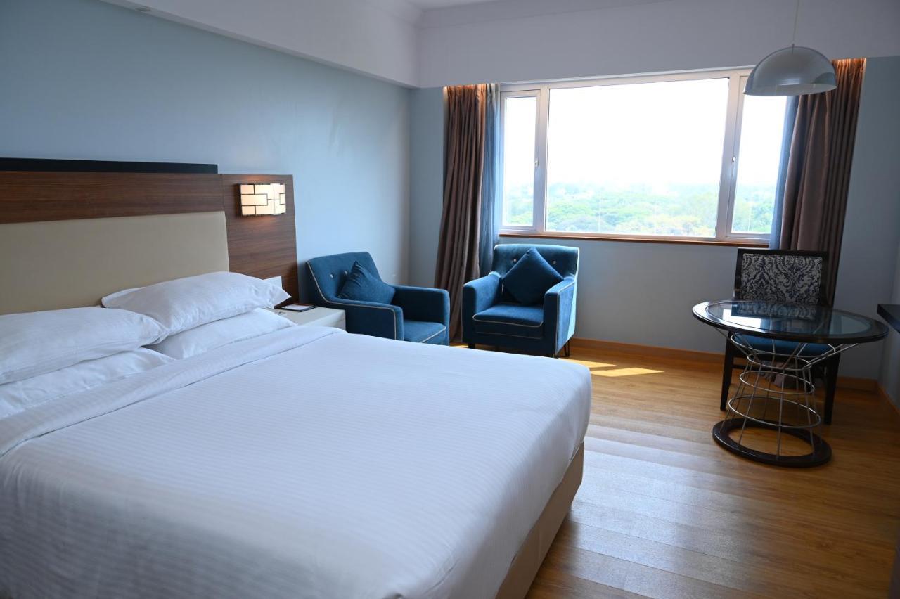 Manjeera Sarovar Premiere Hotel Rajahmundry Ngoại thất bức ảnh