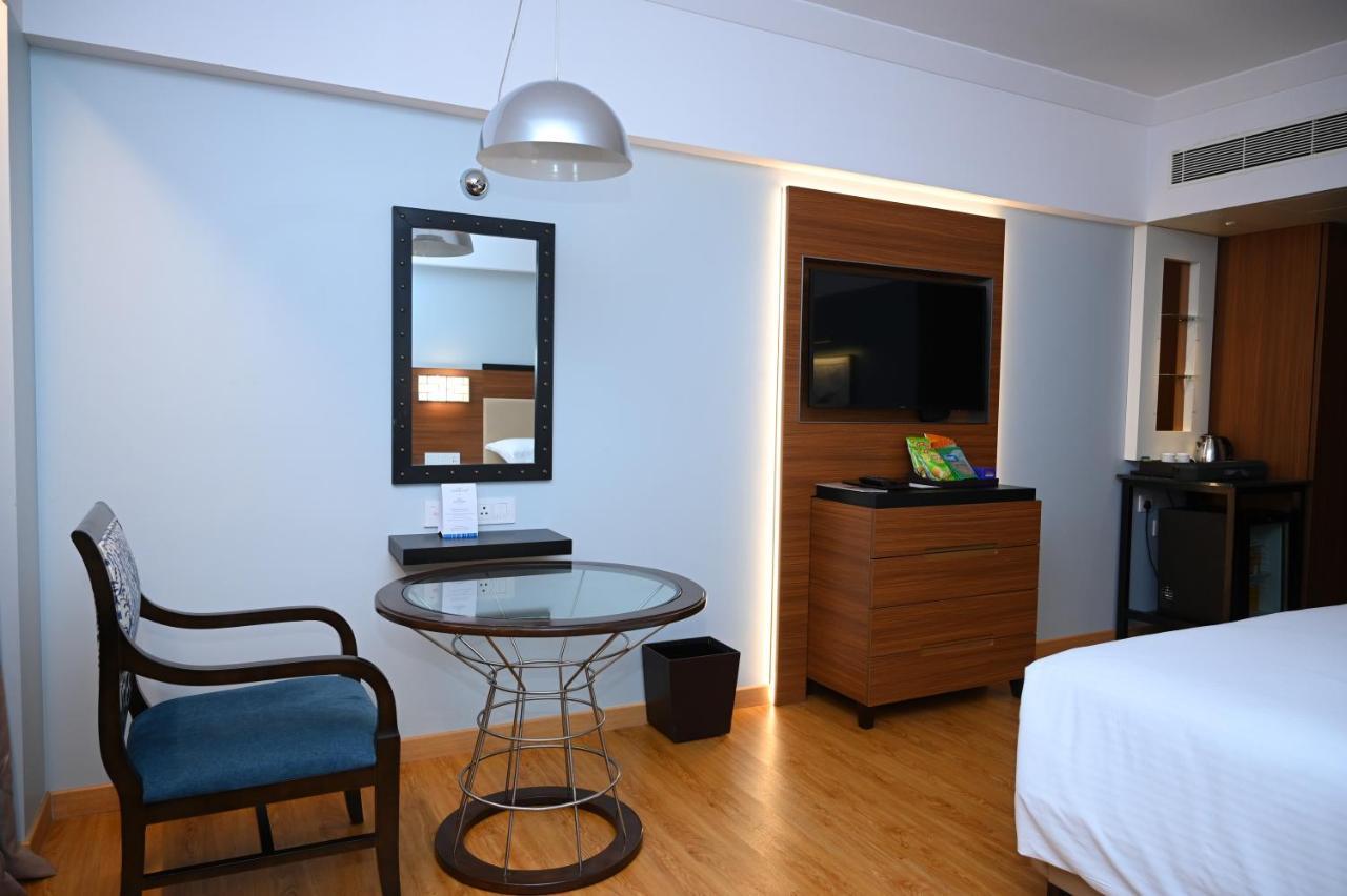 Manjeera Sarovar Premiere Hotel Rajahmundry Ngoại thất bức ảnh