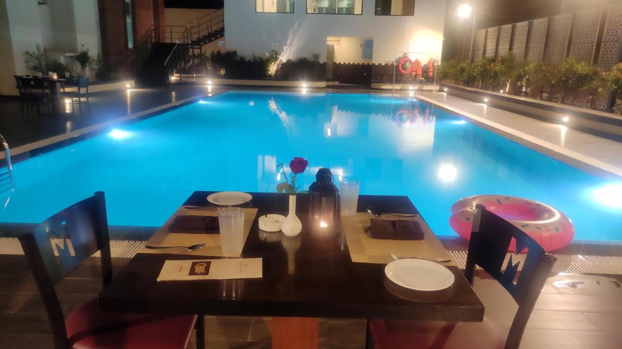 Manjeera Sarovar Premiere Hotel Rajahmundry Ngoại thất bức ảnh