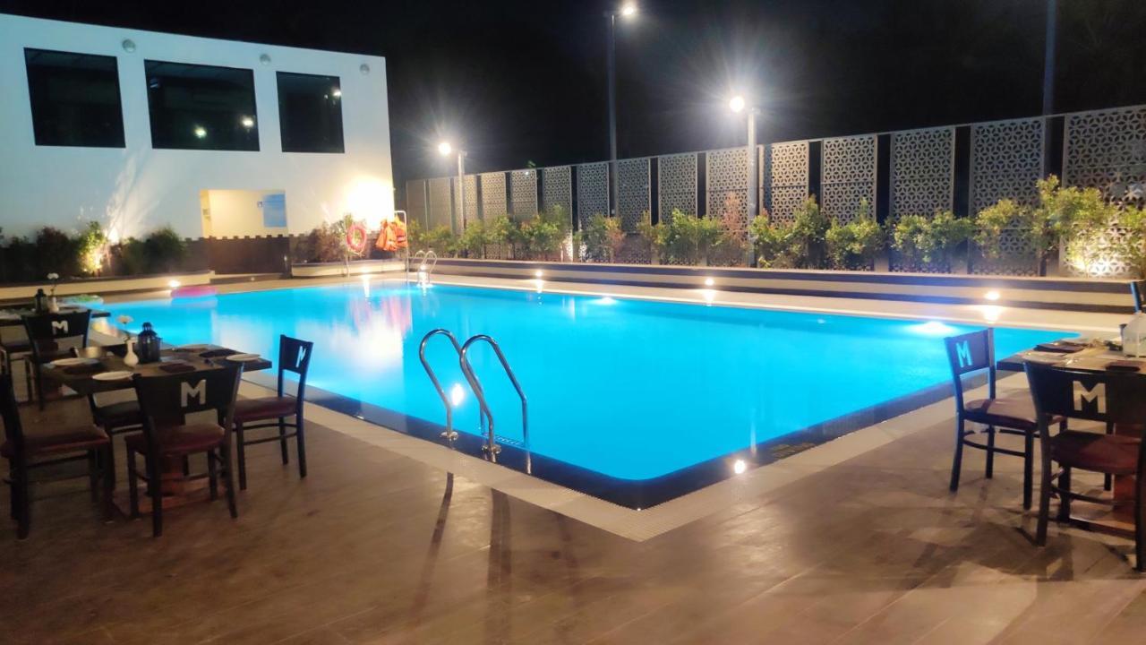 Manjeera Sarovar Premiere Hotel Rajahmundry Ngoại thất bức ảnh