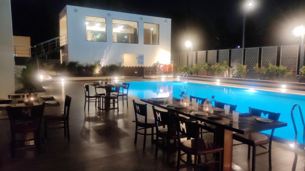Manjeera Sarovar Premiere Hotel Rajahmundry Ngoại thất bức ảnh