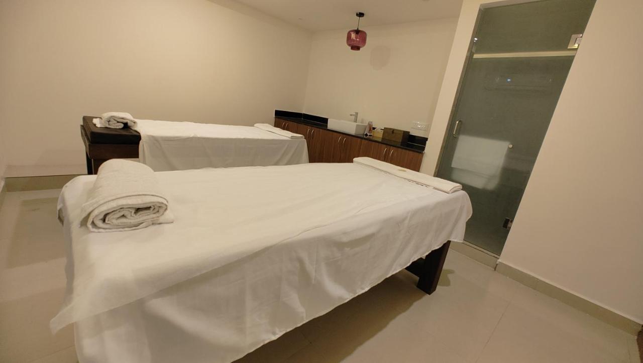 Manjeera Sarovar Premiere Hotel Rajahmundry Ngoại thất bức ảnh